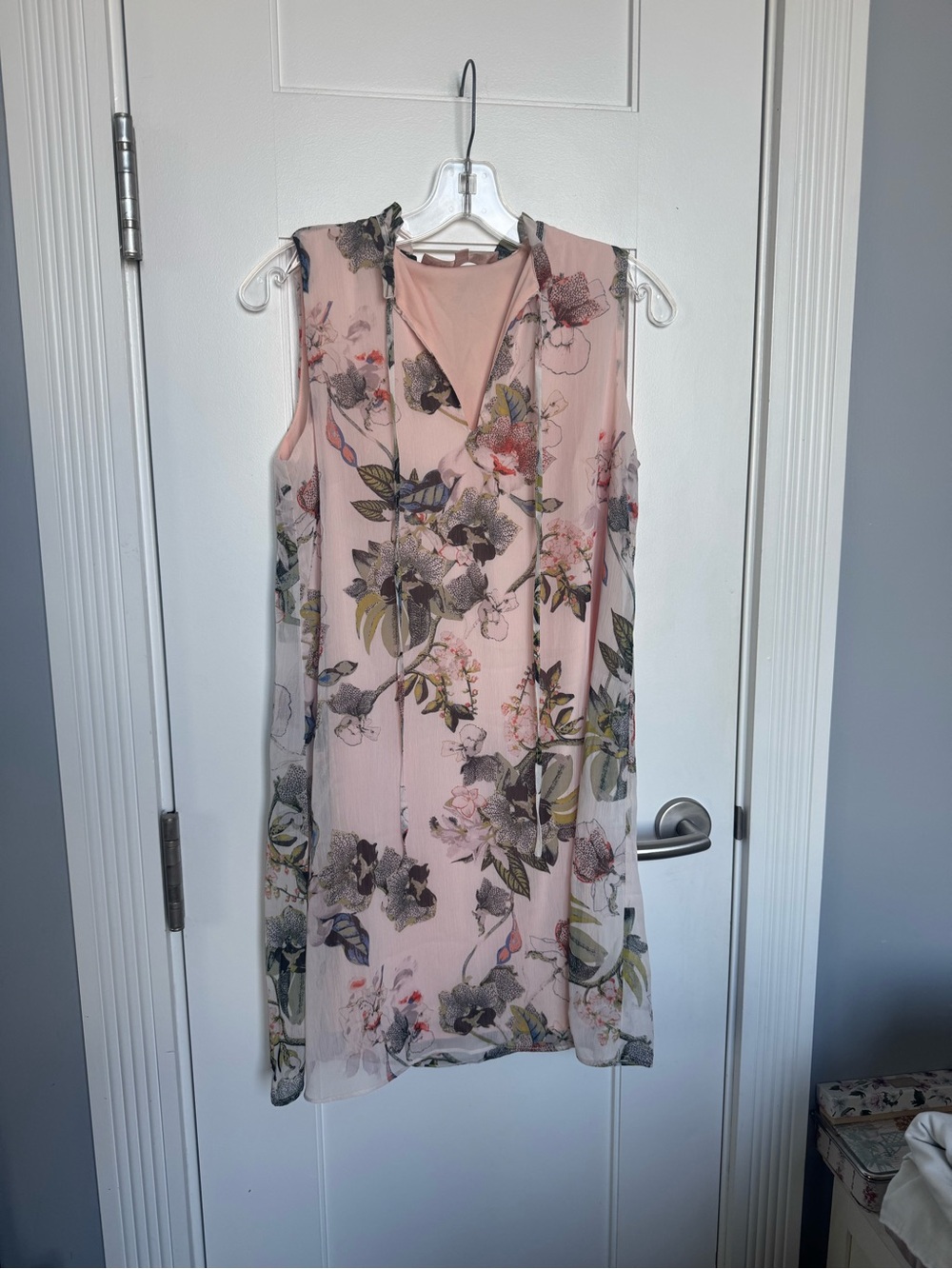 Philosophy Blush Pink Floral Sleeveless V-Neck Shift Dress
